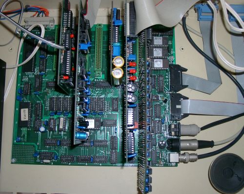 The motherboard populated. With seven expansion slots the CHE-1 was build for extension. The community developed many: full colour graphics, RAM disks, serial ports and tape drive interfaces. Source: http://www.hansotten.com/index.php?page=apple-ii-clones. © 2004 Hans Otten. (CC BY-NC 2.5 NL)[https://creativecommons.org/licenses/by-nc/2.5/nl/]